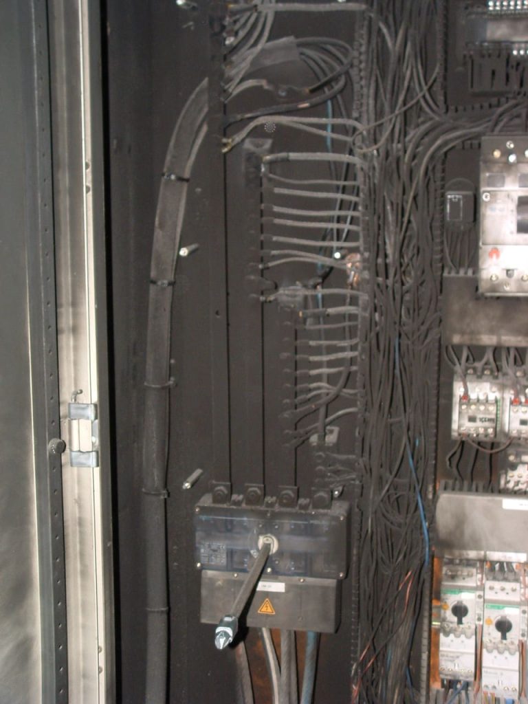 Result of an shortcircuit in an enclosure foto 3